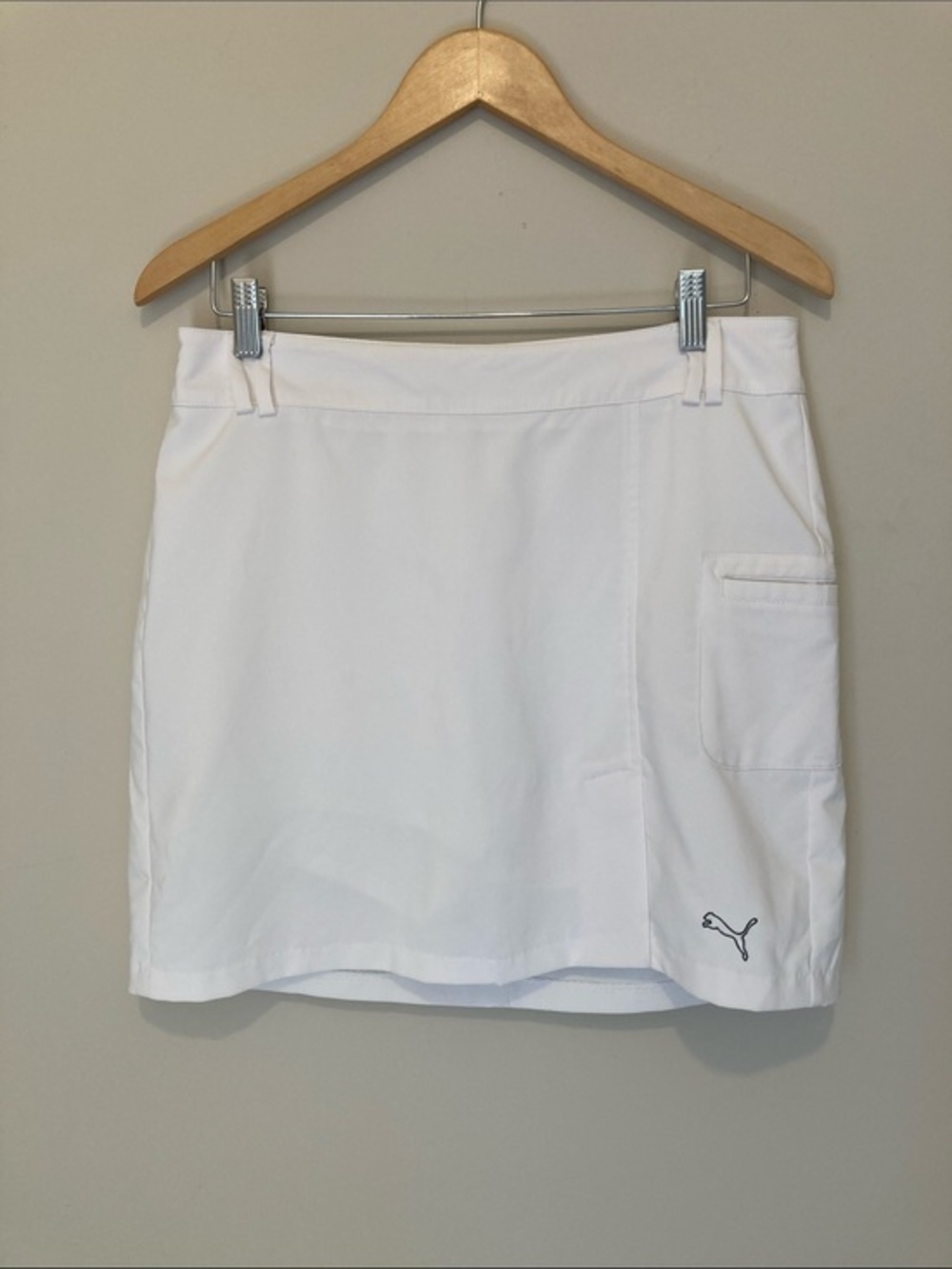 Puma White Golf Skirt with Side Pocket and Subtle Logo